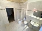 Bad OG (2) - Reihenmittelhaus in ruhiger Anliegerstraße mit Vorgarten und Hof